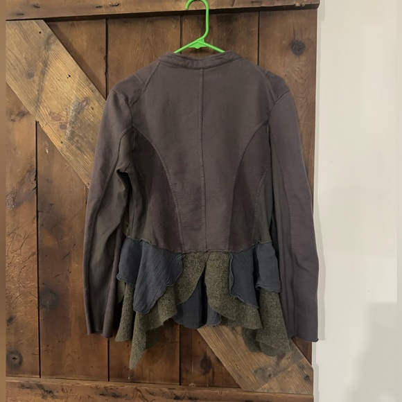 Elegant Women's Ruffle Cardigan in Earthy Tones - Picture 2 of 3